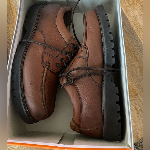 Dockers - Picture 2 of 5